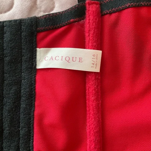 Cacique Red and Black Lace Bra - Picture 9 of 13